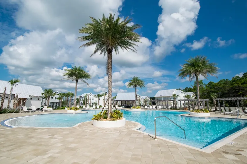 Steps to the Resort Style Pool & Across From The Big Chill - Image 1