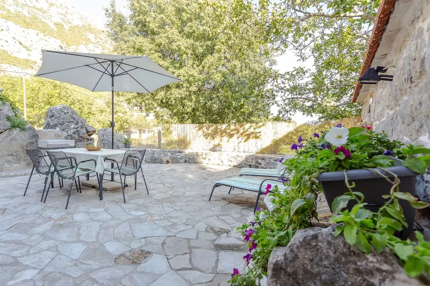 House Gordana - Image 1