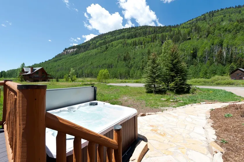 Modern Log Cabin - Incredible Views - 3 Min to Pur - Image 1