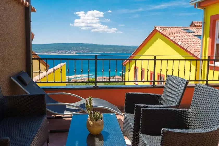 Apartments Ana Lorena (85241-A5) - Crikvenica - Image 1