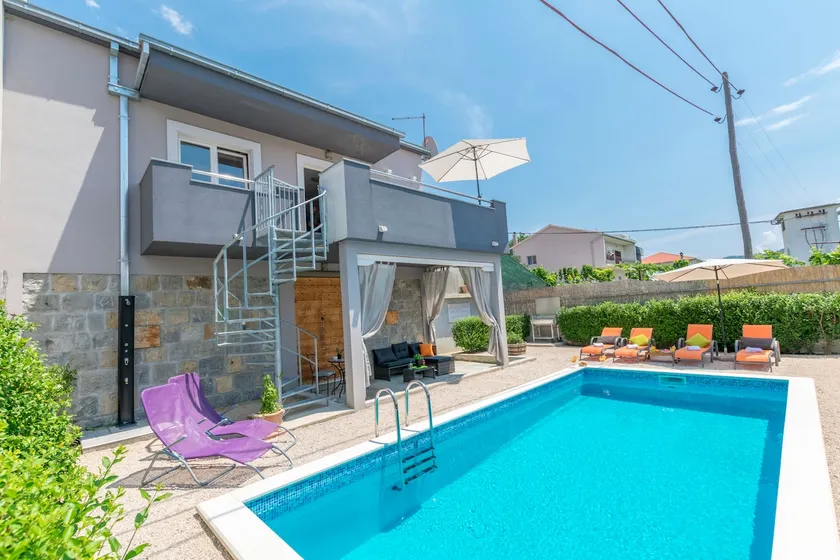 House Lisica - Image 1