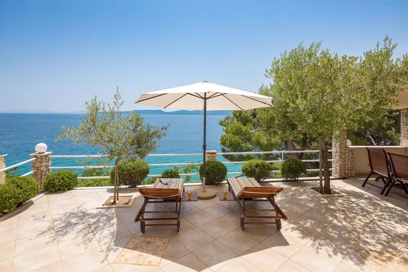 House Karlo - Image 1
