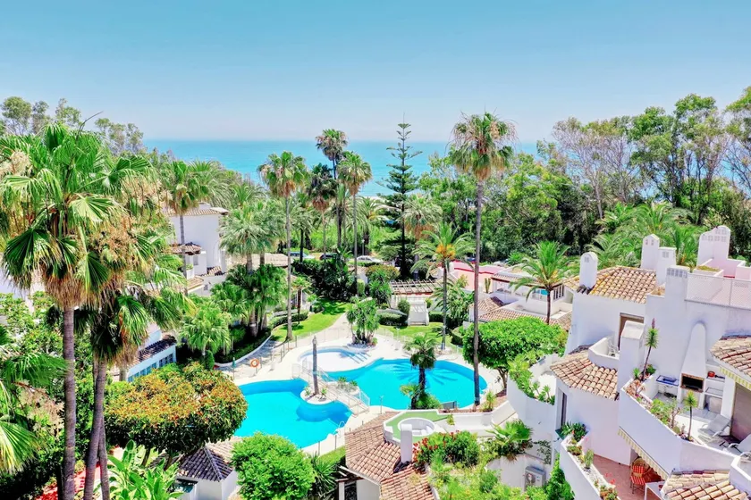 1104 First Line Beach Apartment golden Beach pool - Image 1