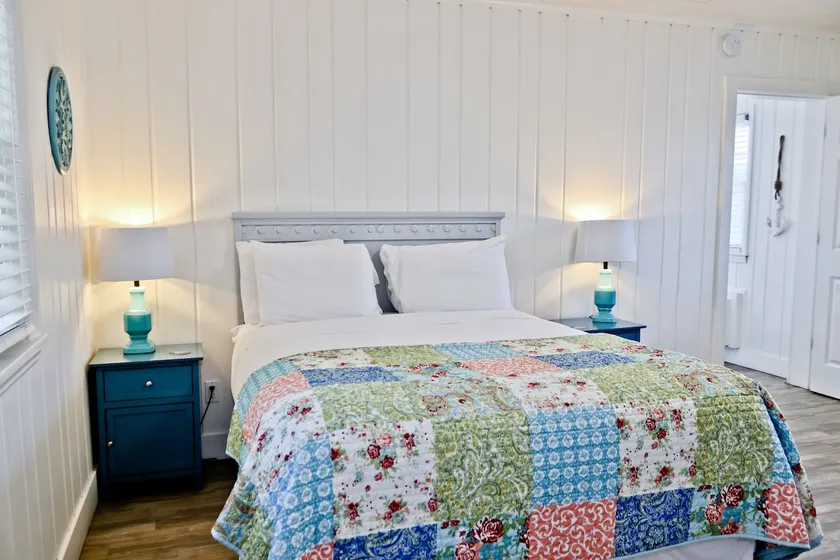 Unit #4, 1 Bedroom, Upper Court, Ludington Beach House - Image 1