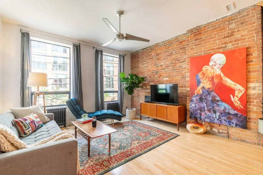 Gorgeous Park House w Parking on Queen West - Image 1