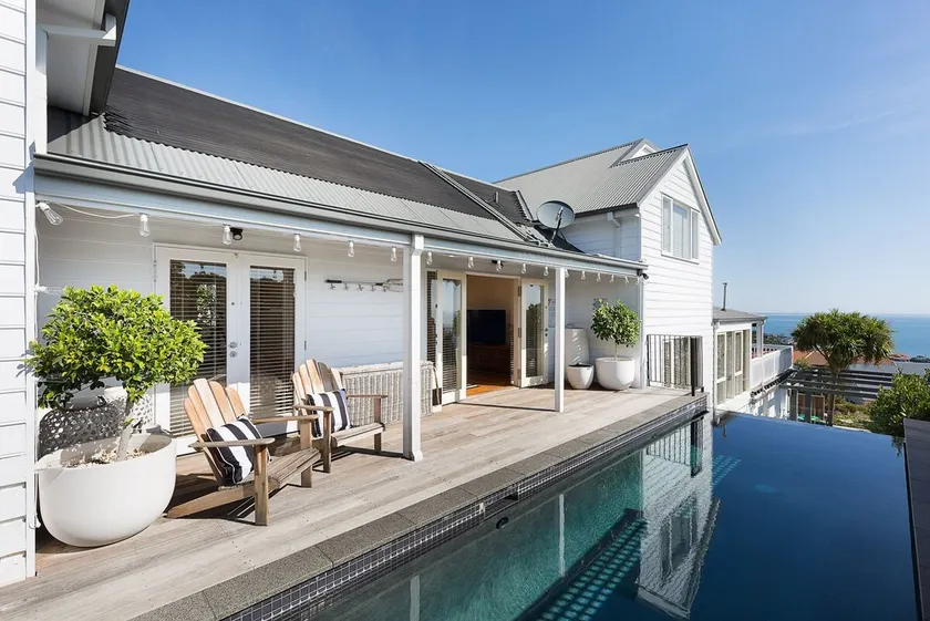 Hamptons Retreat - Stunning Panoramic Water Views and Pool - Image 1