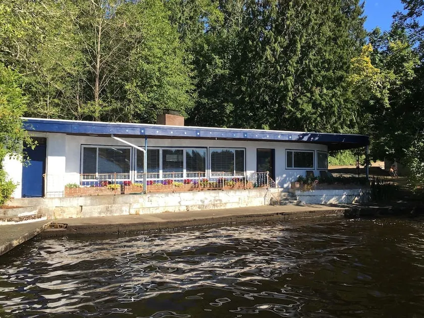 Unique Waterfront Cottage 34 mi to Mt Rainier - Image 1