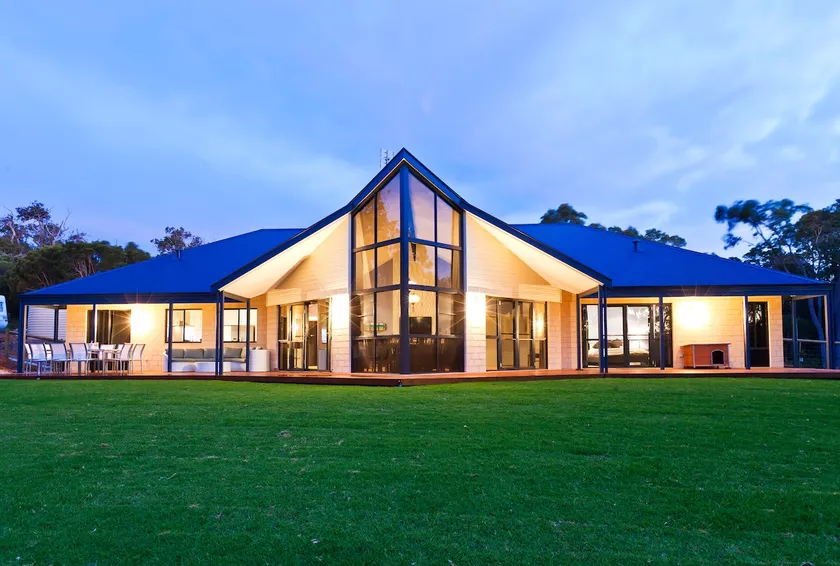 Chynoweth Scenic Views and Secluded Luxury - Image 1