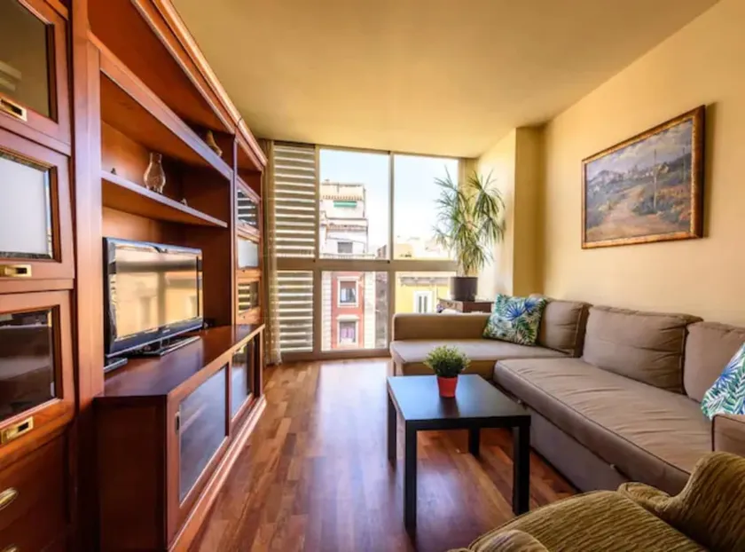 RamblasRentals Stylish Bright 3BR New Catalan Flat 10m Ramblas - Parking - Wifi - Image 1