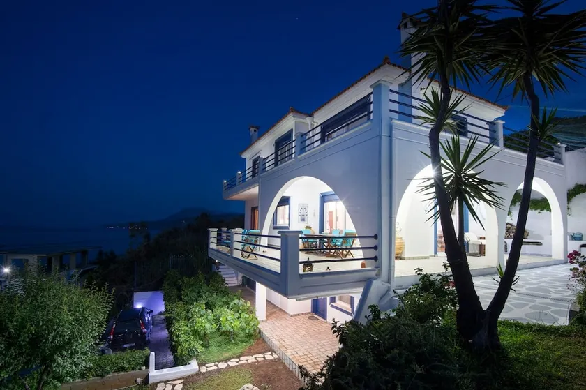 Blue Dream Villa Kymi Evia-Platana Village - Image 1