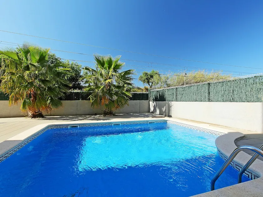 MAR CAMBRILS with communal pool, beach at 100m - Image 1