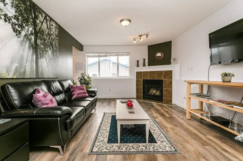 Trelle - Cozy Fireplace, Fenced Yard, & DbleGarage - Image 1