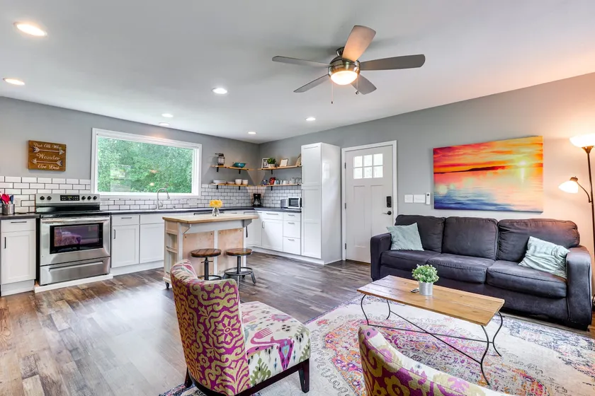 Private Gated Casita w/ Pool Access! 12 Mi to Dtwn - Image 1