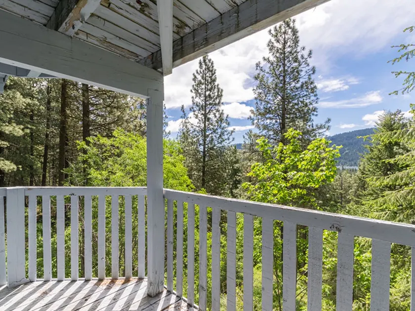 Crow’s Nest Treehouse | Near Leavenworth - Image 1