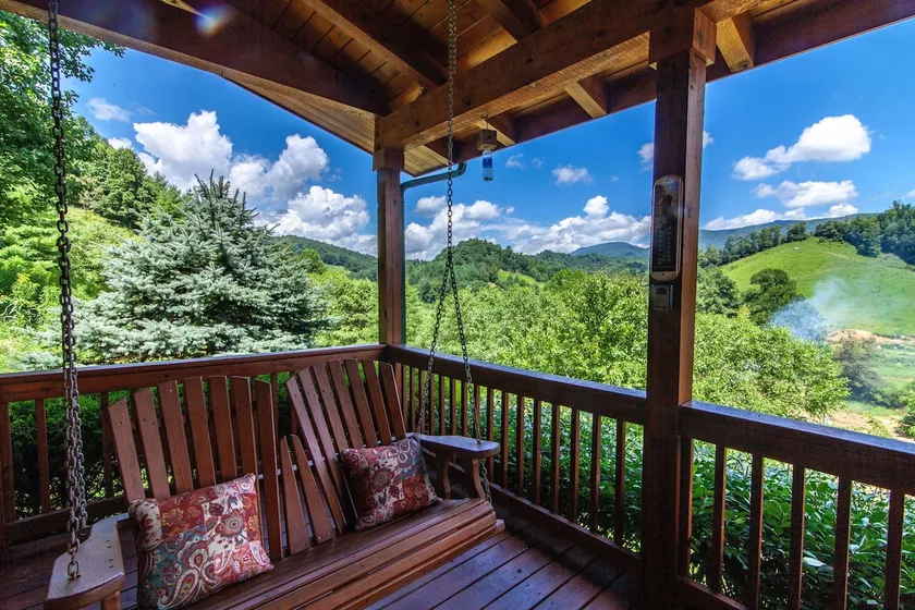 Cozy Cabin with Pastoral Views - Image 1
