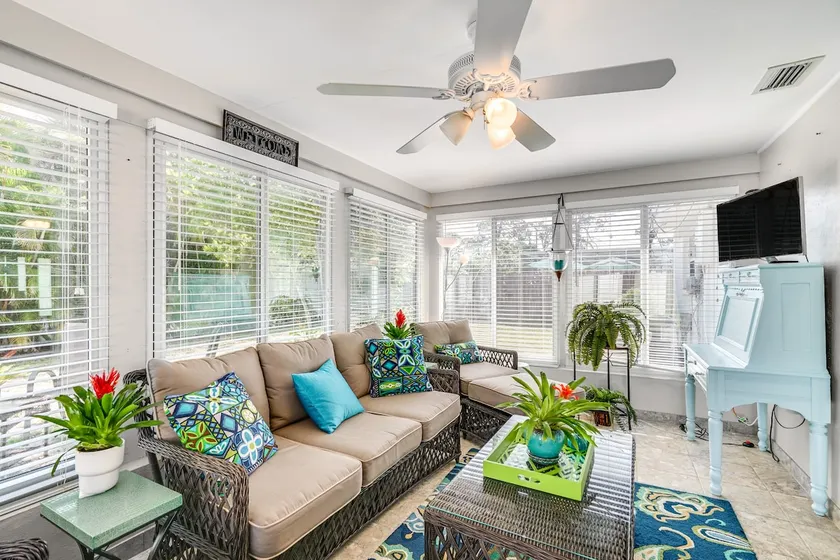 Fort Myers Bungalow - 12 Miles to the Beach! - Image 1