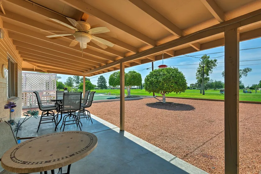Golfers' Paradise! Upscale Home in Sun City - Image 1