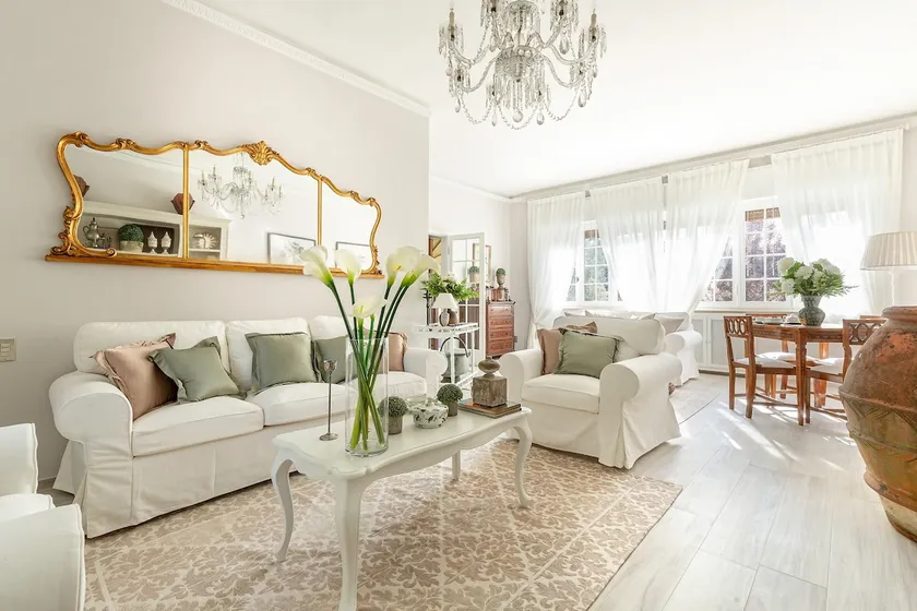 VILLA OLIVIA: En Ny Luksus Villa med Have i Lucca Bymidte med PARKERING - Image 1