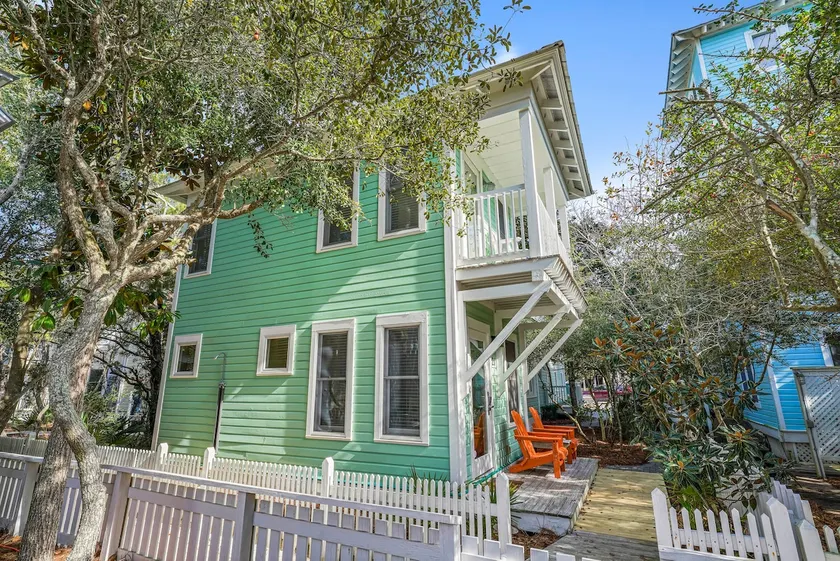 Greenback: Pet Friendly, 3 Houses to Beach Seaside - Image 1