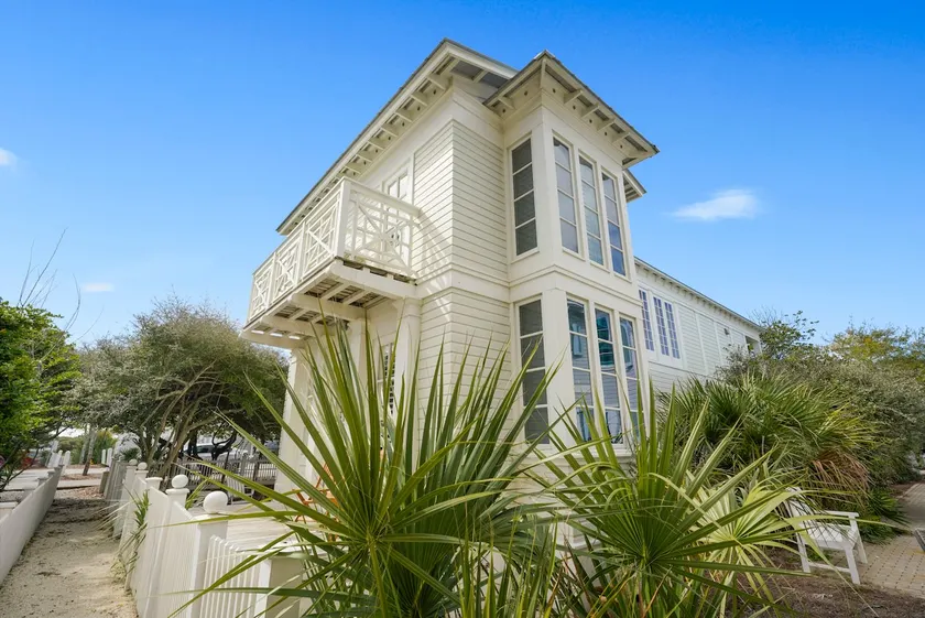 Dreamboat: Across from Private Beach in Seaside FL - Image 1