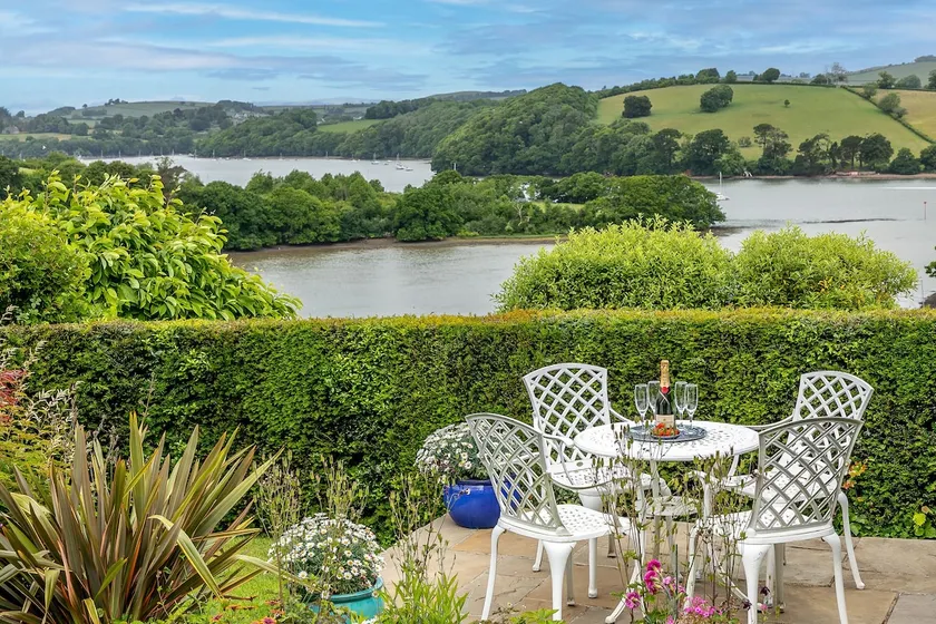 Curlew Cottage - Character Cottage with Superb River Views - Image 1