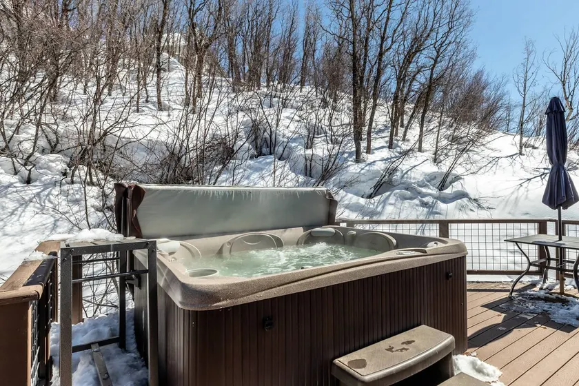 Dogs Friendly, Private Hot Tub, Fireplace, Views! - Image 1
