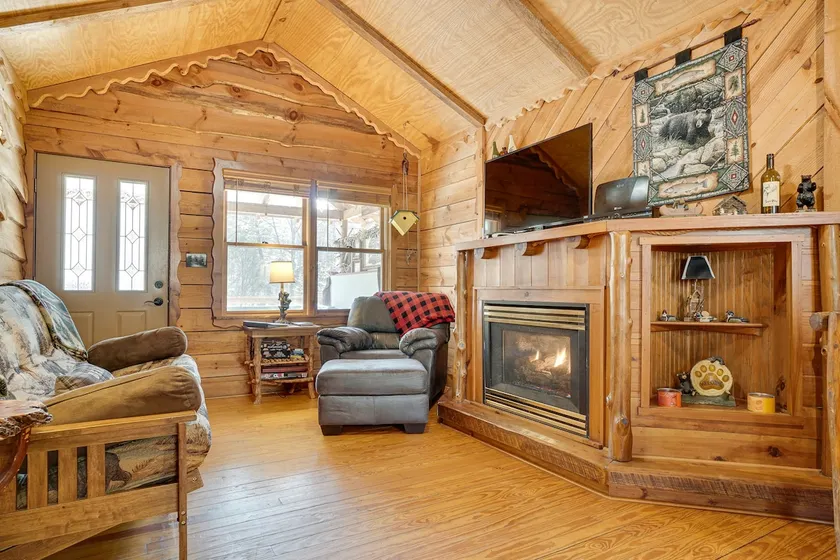 NY! Drömmande Dahlonega Cabin på Pond med Hot Tub! - Image 1