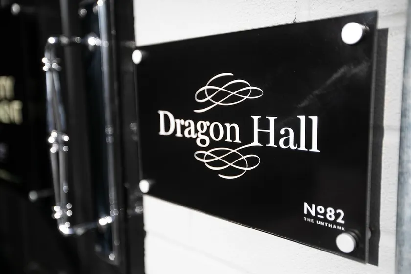 Dragon Hall. Gorgeous accessible apartment - Image 1