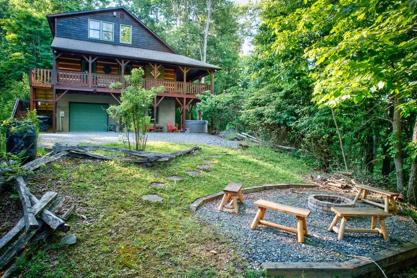 Mountain Laurel Lodge - Image 1