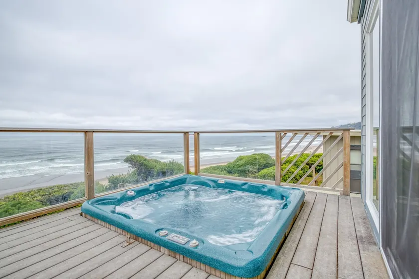 Oceanfront Home with Hot Tub! North Jetty House - Image 1
