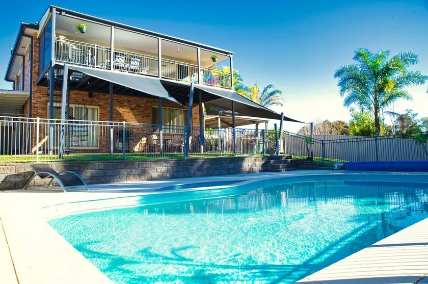 Magnificent Lakeview House Long Jetty - Image 1