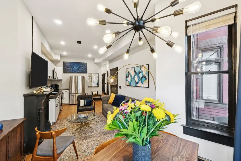 Sleeps 14 · 4BR/4BA · 2 Kitchens · Logan Circle - Image 1