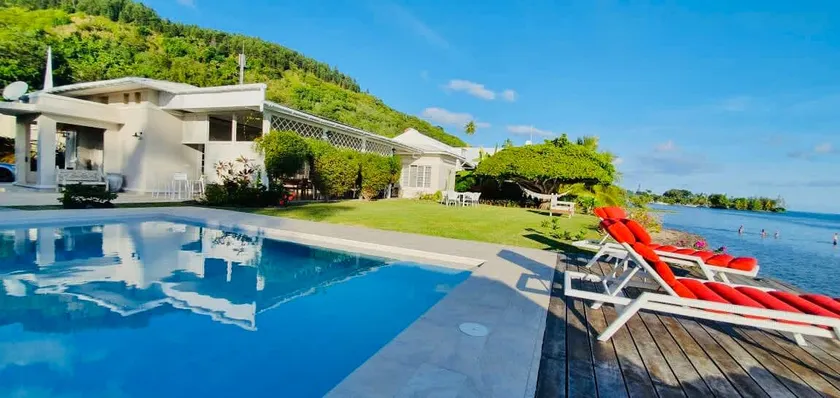 Le Ficus: Large beachfront villa with pool - Image 1