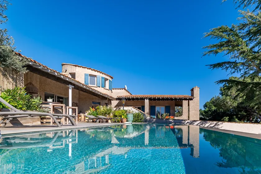 Frontignan - Farmhouse in the middle of the Vines - swimming pool - Image 1