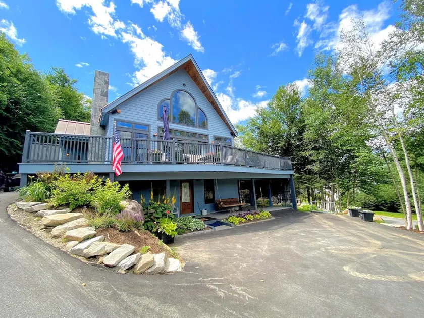 RE53 Beautiful Bretton Woods slopeside home, amazing views! AC, Hot Tub, Pool Table, Dog Friendly! - Image 1
