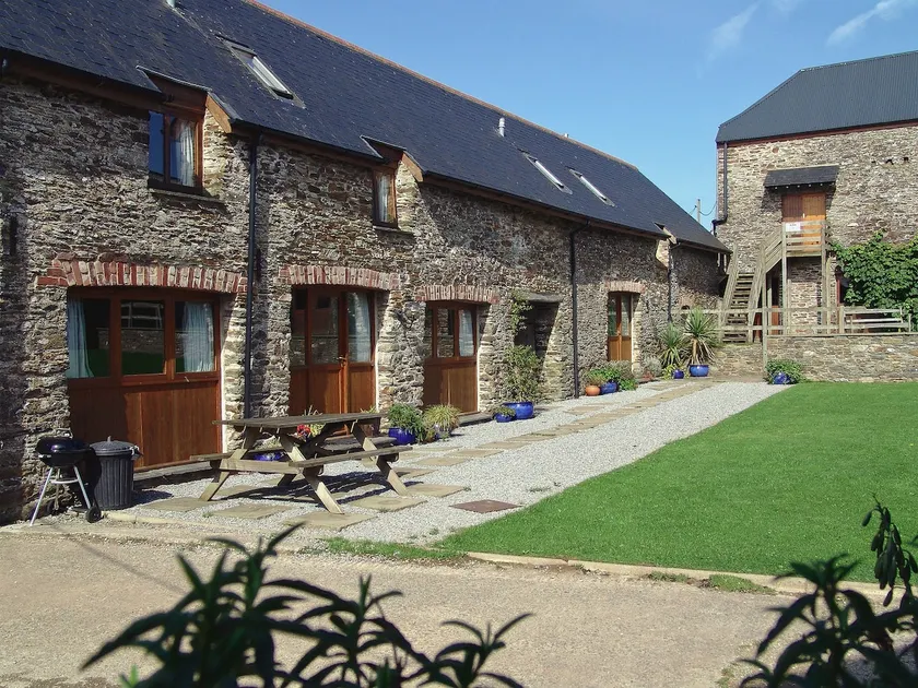 Mad Nelly Cottage - Image 1