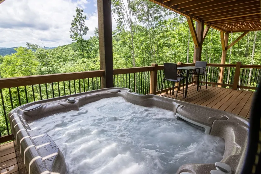 Bedstefar Vistas - Hot Tub, Ping Pong, Fly Fish, udsigt over bedstefar Mountain! - Image 1