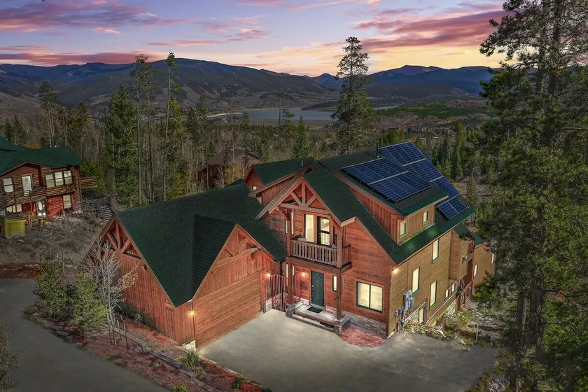 7 bedroom, hot tub, gaming and views! - Image 1