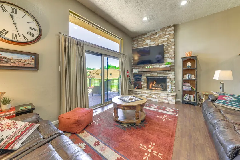 Patio & Mountain View! Ruidoso Golf Condo - Image 1
