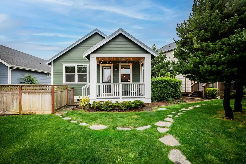 Experience the Cozy Charm of Roost Cottage - Image 1