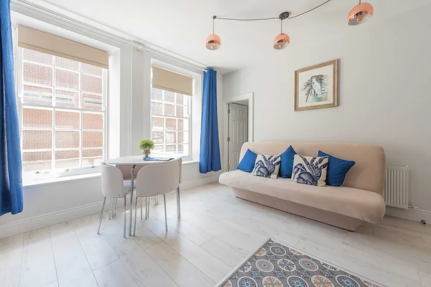Diamond House Apartments - Image 1