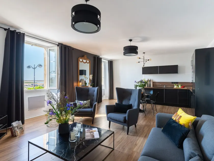 Refinement, comfort and sea view by Interhome - Image 1