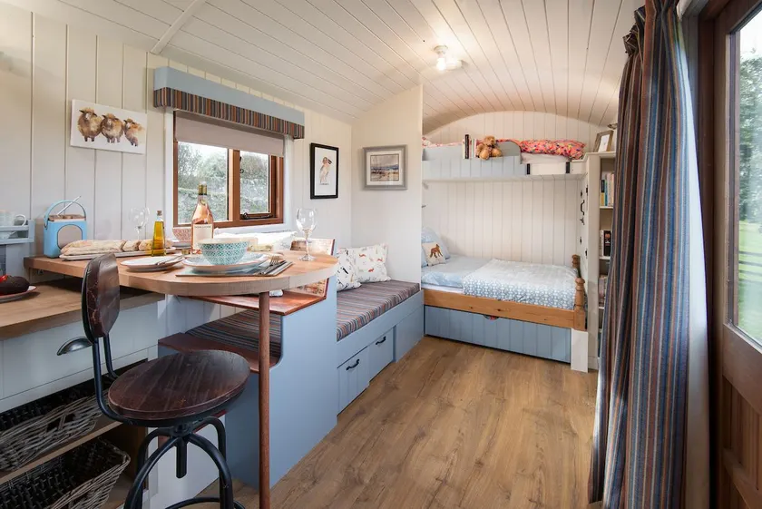 Cow Parsley Shepherd's Hut - Image 1