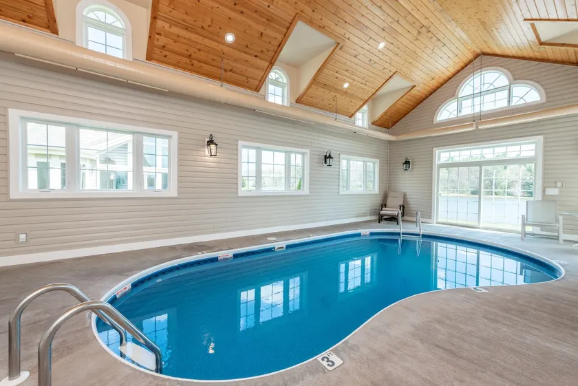 Waterfront Retreat - Seeufer / Golfbereich mit privatem Innenpool - Image 1
