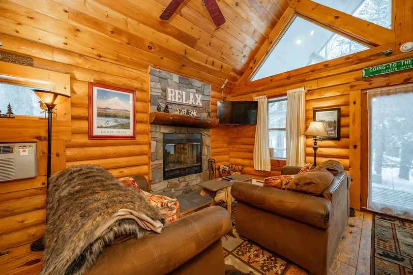 Dog Friendly Deep Creek Log Cabin w/ Hot Tub - Image 1