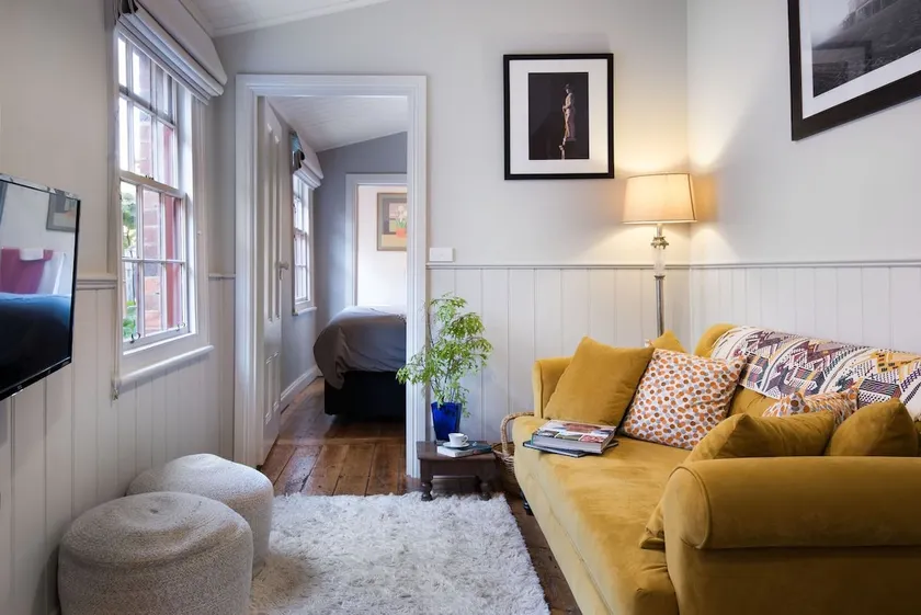 Persimmon ~ Petite Retreat ~ Central Clunes - Image 1