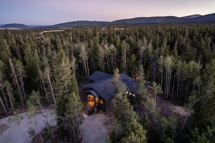Dog-friendly Cabin+Hot Tub+35min to Breckenridge - Image 1