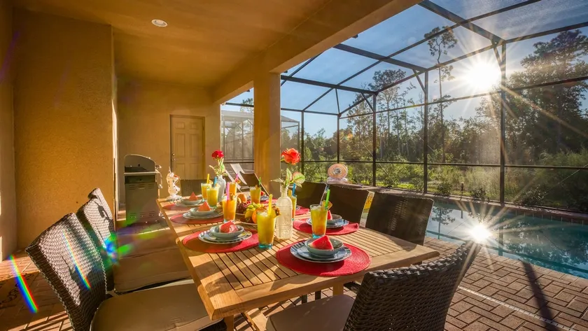 DreamCatcher House - Elite 7 Bed Luxury Escape - Image 1