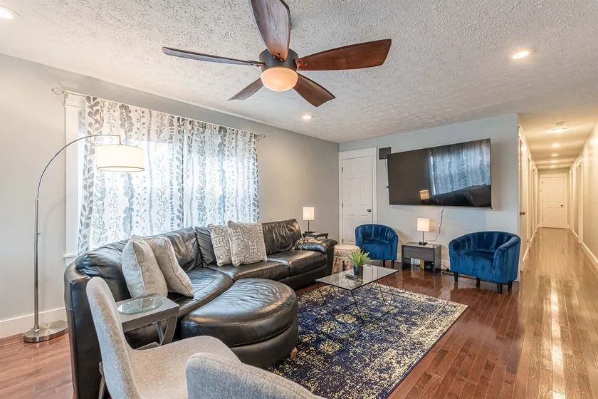 Heated & Comfy! | Offstreet Parking - Image 1