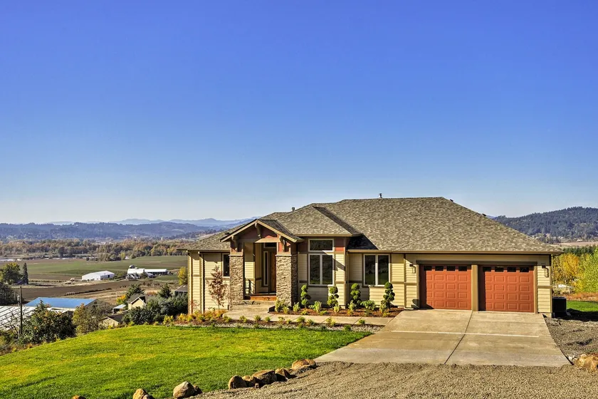 Chic Willamette Valley Home w/ Deck & Vineyard! - Image 1